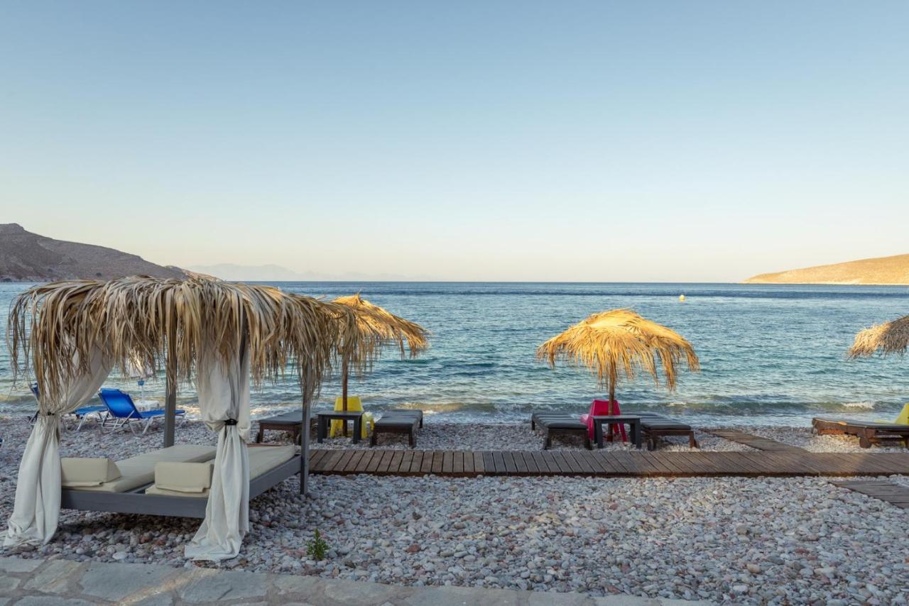 Uno Beachfront Suite Livadia  Exteriör bild