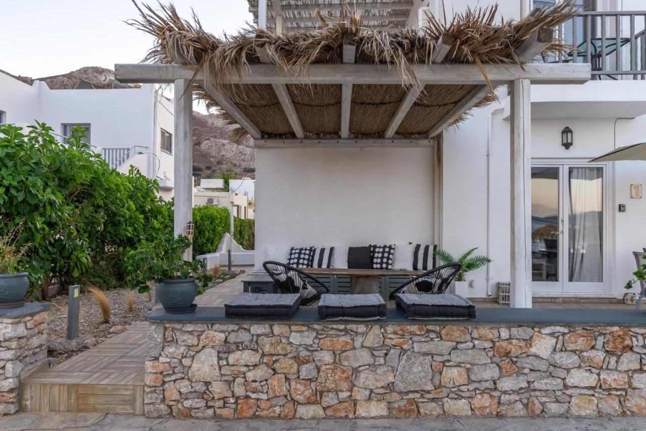 Uno Beachfront Suite Livadia  Exteriör bild